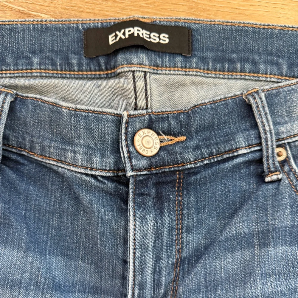 American Eagle Outfitters Distressed Cropped Jeans - Picture 3 of 7